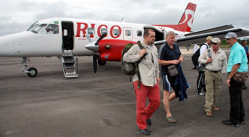 do odlehlych casti Amazonie se cestuje malym letadlem